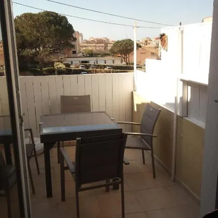 Confort 57 M2 Avec Terrasse Parking Couvert *