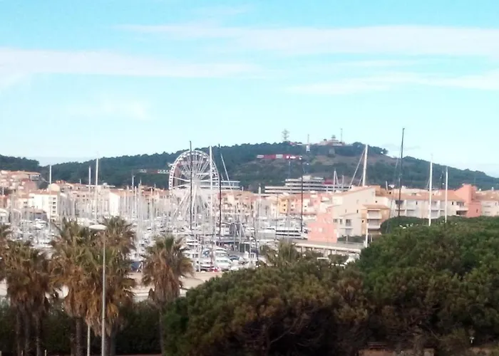 Confort 57 M2 Avec Terrasse Parking Couvert Agde