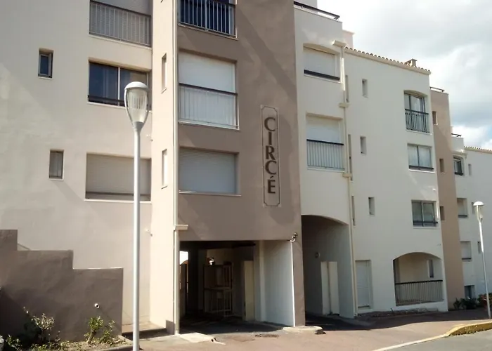 Confort 57 M2 Avec Terrasse Parking Couvert Appartamento Agde